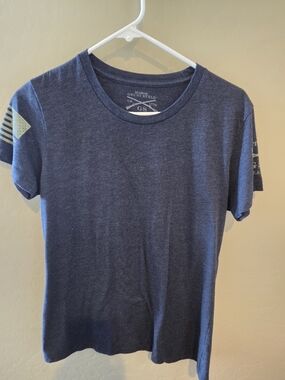 Grunt Style Women's Heather Navy Short Sleeve Tee with Sleeve Print